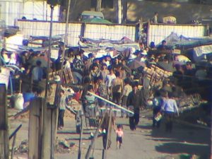 鉄の独裁統制を、「原始」市場経済が揺さぶる 石丸次郎