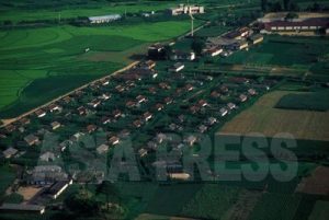 またも始まった市場の「抑制」　解説３　［経済］