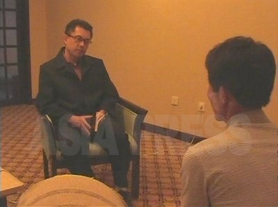 丹東市のホテルでインタビューに応じてくれたＢ氏 （2008年9月　アジアプレス取材班撮影）