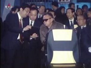 ＜北朝鮮＞金総書記の健康誇示 訪中映像公開