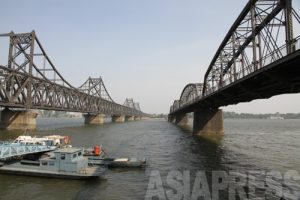 <写真報告>朝中国境、経済開発の現場を行く (1) 新鴨緑江大橋の工事始まる