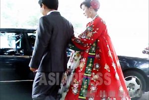 ＜北朝鮮＞［写真］平壌の格差も深刻 ホームレス増加の一方ベンツ乗り回す特権層の若者も