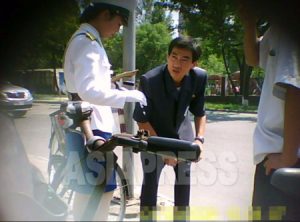 【フォーカス】 ［写真特集］「リムジンガン」内部記者が撮った北朝鮮の人々　（２）素顔の平壌