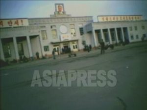 具光鎬ルポ「2012年1月 黄海道、南浦を歩く」(3)みすぼらしいのは兵士と子どもたち