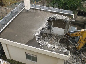 アスベストの事前調査なしに小学校解体(上)~飛散事故で児童ら曝露か(井部正之)