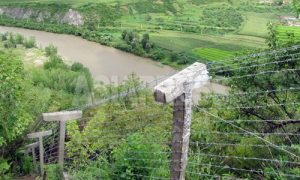<北朝鮮>政治将校を兵士2人が撲殺か