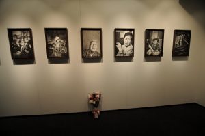 慰安婦写真展中止事件 ニコンの「政治的」介入が映し出したもの(3)