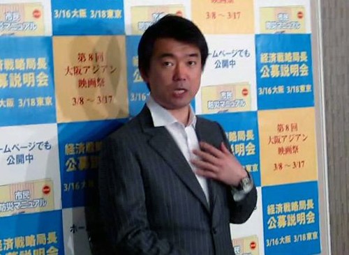 ラジオフォーラム記者の質問に答える橋下大阪市長 　3月11日 撮影リ・シネ