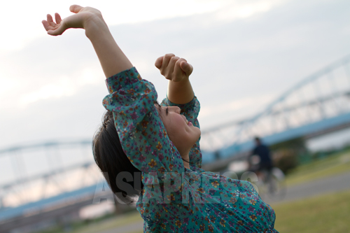 日本入りした脱北者として初めて大学を卒業したリ・ハナさん。写真:金慧林