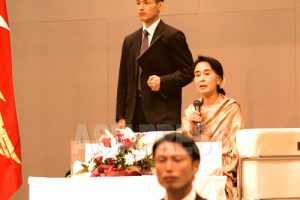 <スーチー氏来日>在日ミャンマー人1800人との対話集会 質疑応答全文(2)