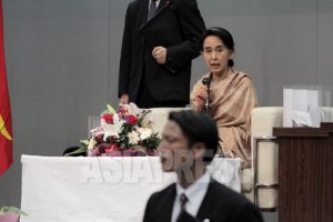 <スーチー氏来日>在日ミャンマー人1800人との対話集会 質疑応答全文(4)