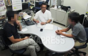 （左から）ハンさん、石丸次郎、チャンさん。　写真　南正学