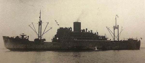 オホーツク海で魚雷３発を受けて沈んだ輸送船「白陽丸」。1400人余りが犠牲になった