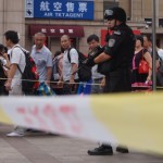 ＜北京秒写＞ 36 銃警備が日常になった北京駅　宮崎紀秀