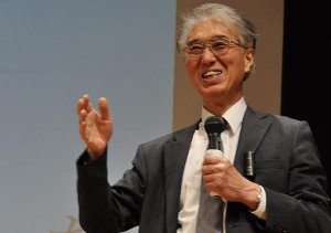 京都大学原子炉実験所の小出裕章さんの講演では原子力の安全性に改めて警告を発した。（2014年10月大阪市内にて撮影・樋口元義）