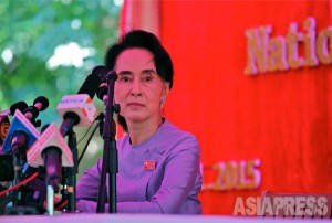 <ミャンマー>未来を決する総選挙、結果を見守る人びと  ヤンゴン現地