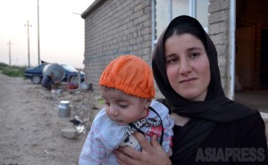 「イスラム国」が拉致の女性、幼な子抱えて命がけの脱出 イラクのヤズディ教徒