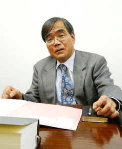 「緊急事態条項」導入で改憲の危険性　エキスパートの永井幸寿弁護士に聞く（上）