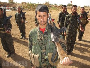 <イラク写真報告>ヤズディ教徒襲撃から2年(5)ISからシンジャルの一部を奪還したクルド部隊(写真11枚)