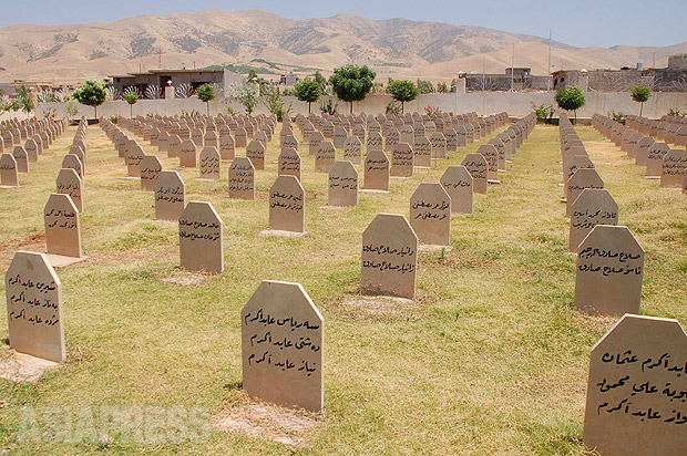 1988年3月ハラブジャへの化学兵器攻撃では5000人が犠牲となった。写真は犠牲者の名前が刻まれた墓碑（2006年撮影・玉本英子）