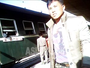 <北朝鮮写真報告内部>北朝鮮のイケメンたち撮った ロッカー風や優男も(写真3枚)