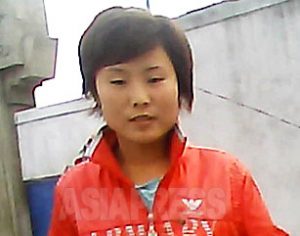 <北朝鮮写真報告>外国人が絶対に会えない 裏通りで働く女性たち(2)女性が綺麗になったその理由は…(写真5枚)