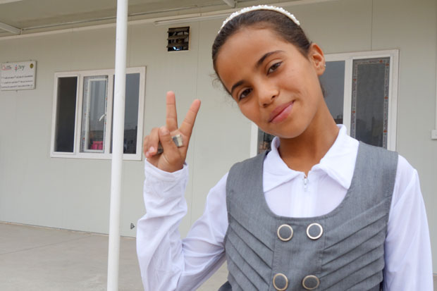 6年生のルカヤ・ジャッラさん。「私は小学校に戻れたけど、親戚がまだモスルにいて連絡が取れなくなったのがつらい」と話す。（10月下旬撮影・片野田義人）