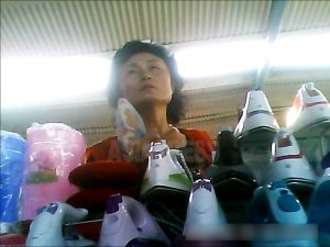 <写真報告>北朝鮮経済を牛耳る中国 (1) 電器、食品から果物まで 「中国が制裁徹底したら生きていけない」の声も(写真4枚)