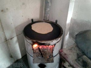 <シリア>ダマスカス・東ゴータ 政府軍の攻撃と包囲の中で(4)シェルターに避難する女性たちの日常(写真7枚)