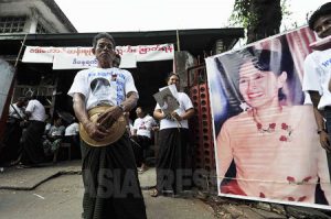 ＜ビルマ（ミャンマー）＞ビルマ現地からの報告(19) ＜スーチー氏解放を待つ支持者たち＞