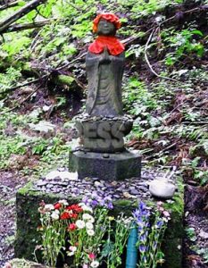 東日本大震災ルポ　岩手・釜石～終戦直前　艦砲射撃の記憶と震災被害（上） / 栗原佳子