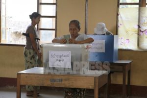<ミャンマー>補欠選挙が終了 スーチー女史当選確実 一部不正の報告も
