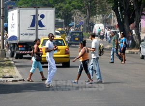 キューバ写真スケッチ 11 一変したハバナの夜