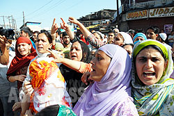 揺れるカシミール 廣瀬和司の緊急現場報告/9月13日