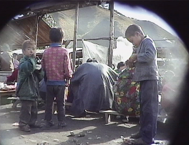 ＜北朝鮮＞写真で見る「苦難の行軍」(1) 大飢饉の中で少年少女はどうやって生きていたのか(4枚)