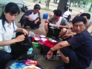 【写真特集】北朝鮮の露天食堂