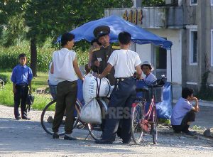 【写真特集】これが保安員（警察）の姿だ