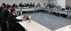 「居酒屋でリスク評価必要なのにアスベスト除去で不要はおかしい」　デタラメな日本の規制巡り委員指摘