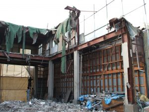 アスベストまき散らすずさん工事が次々