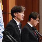 決断迫られる文大統領　最側近のチョ・グク法相候補者の疑惑で世論急悪化　今週が山場か