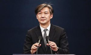 文政権vs野党・検察の攻防激化 チョ・グク氏問題で対立深まり政局緊張