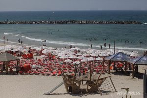 <パレスチナ写真報告>汚れちまったガザの海 イスラエルの封鎖で下水処理できず遊泳禁止に(写真6枚)
