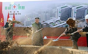 焦りか見栄か？　金正恩氏が「熾烈な徹夜戦で200日で総合病院作れ」と無茶　コロナ肺炎で医療の落伍認識か