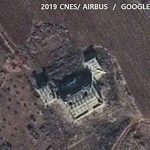 ＜北朝鮮＞韓国大統領府の大型模型で近く砲撃訓練か　直径220メートル標的の中心　米VOA