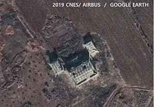 <北朝鮮>韓国大統領府の大型模型で近く砲撃訓練か 直径220メートル標的の中心 米VOA