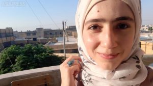 <シリア内戦>イドリブの学生たち(1)戦火のなかの受験生 トップ成績を収めた15歳少女(写真6枚)