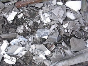 大防法改正でアスベストの廃棄物規制「緩和」へ 国のずさん対応が現場の上乗せ安全対策つぶす可能性