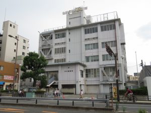 アスベスト大丈夫か? 大阪・守口警察署解体で住民が対策の徹底要望 市役所解体では調査ミス