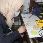 ＜シリア＞「思い出消さぬ」すべて女性のスマホ修理店 戦火の人々にとってのスマホの意味（写真11枚）