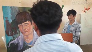 ＜アフガニスタン＞タリバン政権下 苦難のハザラ芸術家 「希望つなぐため描き続ける」(写真11枚)